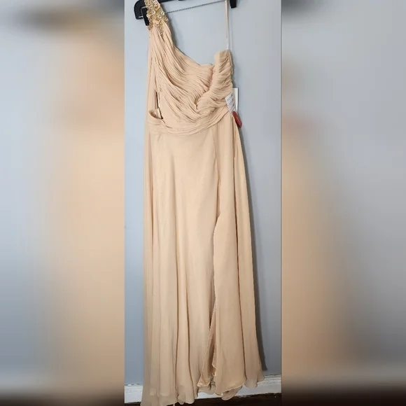 Mac Duggal FLOAT ONE SHOULDER OPEN BACK FLOWY GOWN size 12 (#39) - Picture 10 of 16